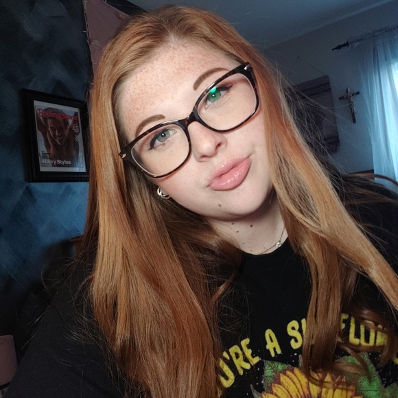 Meet your Posher, Julia - Picture 1 of 2